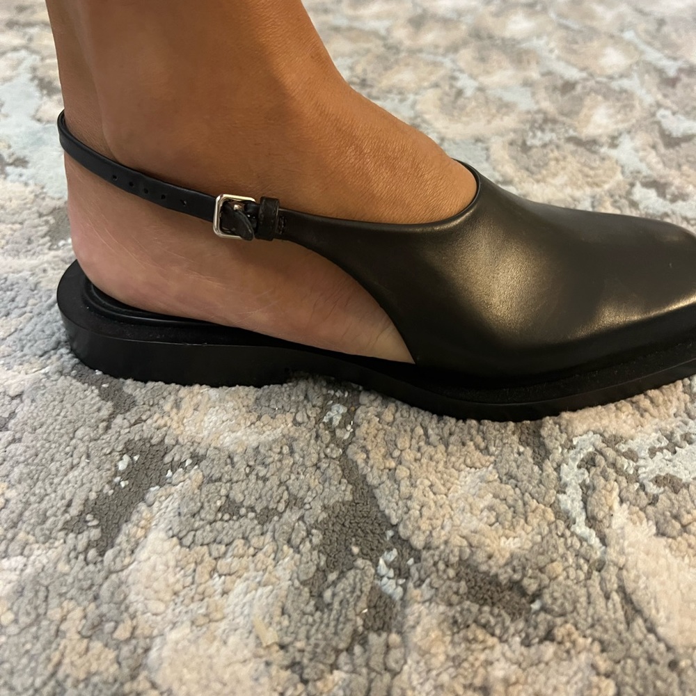 JIL SANDER
Slingback Leather Flat Sandals - Picture 11 of 12